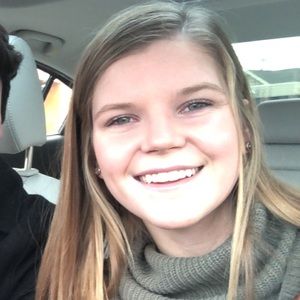 Meet your Posher, Leah